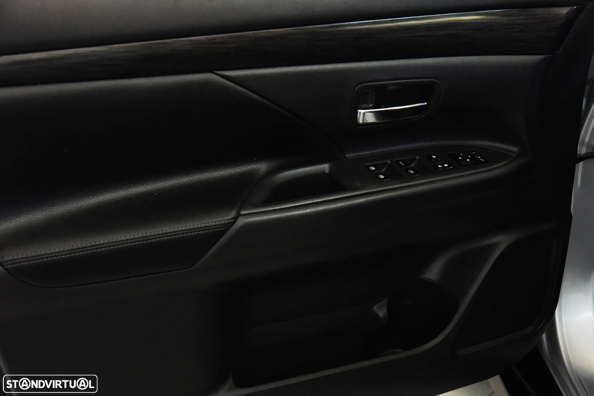 Mitsubishi Outlander 2.2 DI-D Intense+ - 35