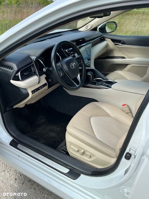 Toyota Camry 2.5 Hybrid Executive CVT - 9