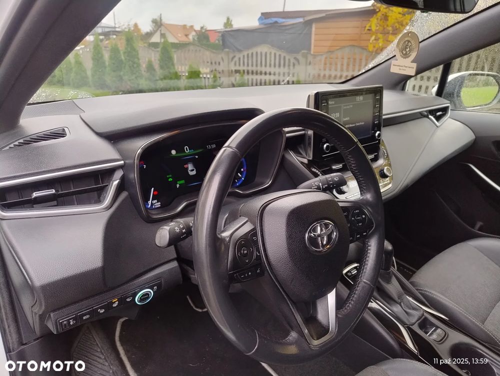 Toyota Corolla 1.8 Hybrid Executive - 3