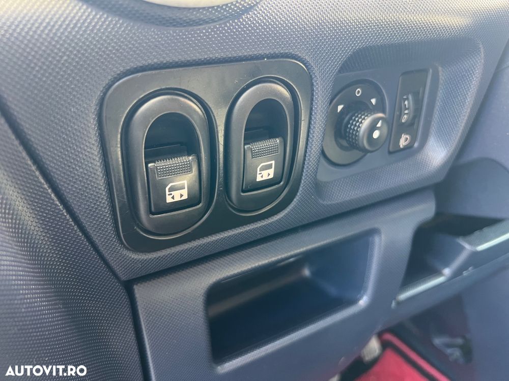 Peugeot 1007 1.6 E 2 Tronic Sporty - 7