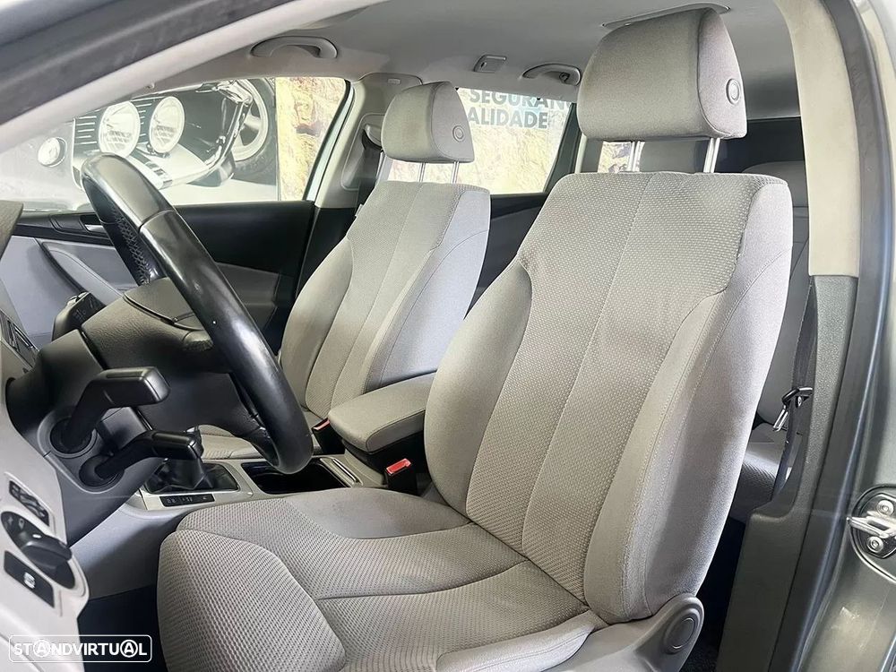 VW Passat Variant 2.0 TDI Confortline - 8