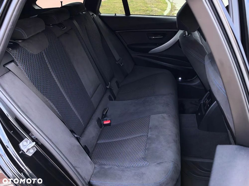 BMW Seria 3 320d xDrive Sport-Aut Sport Line - 18