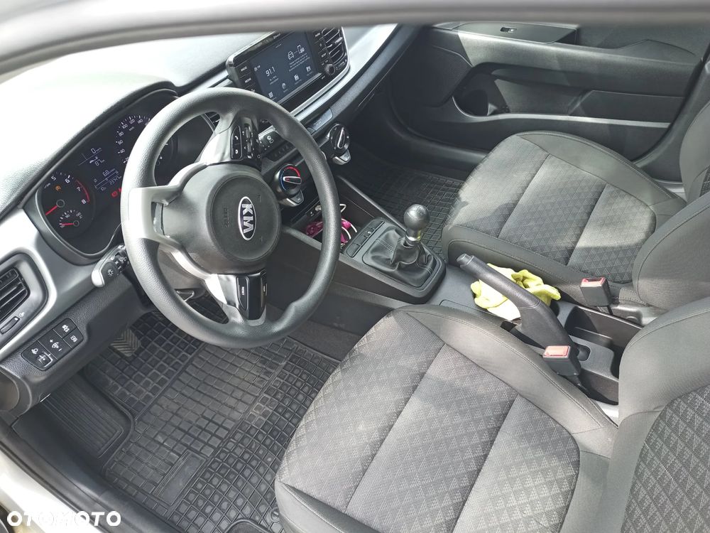 Kia Rio 1.2 L - 7