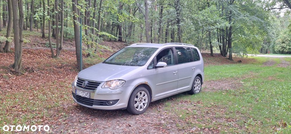 Volkswagen Touran - 1