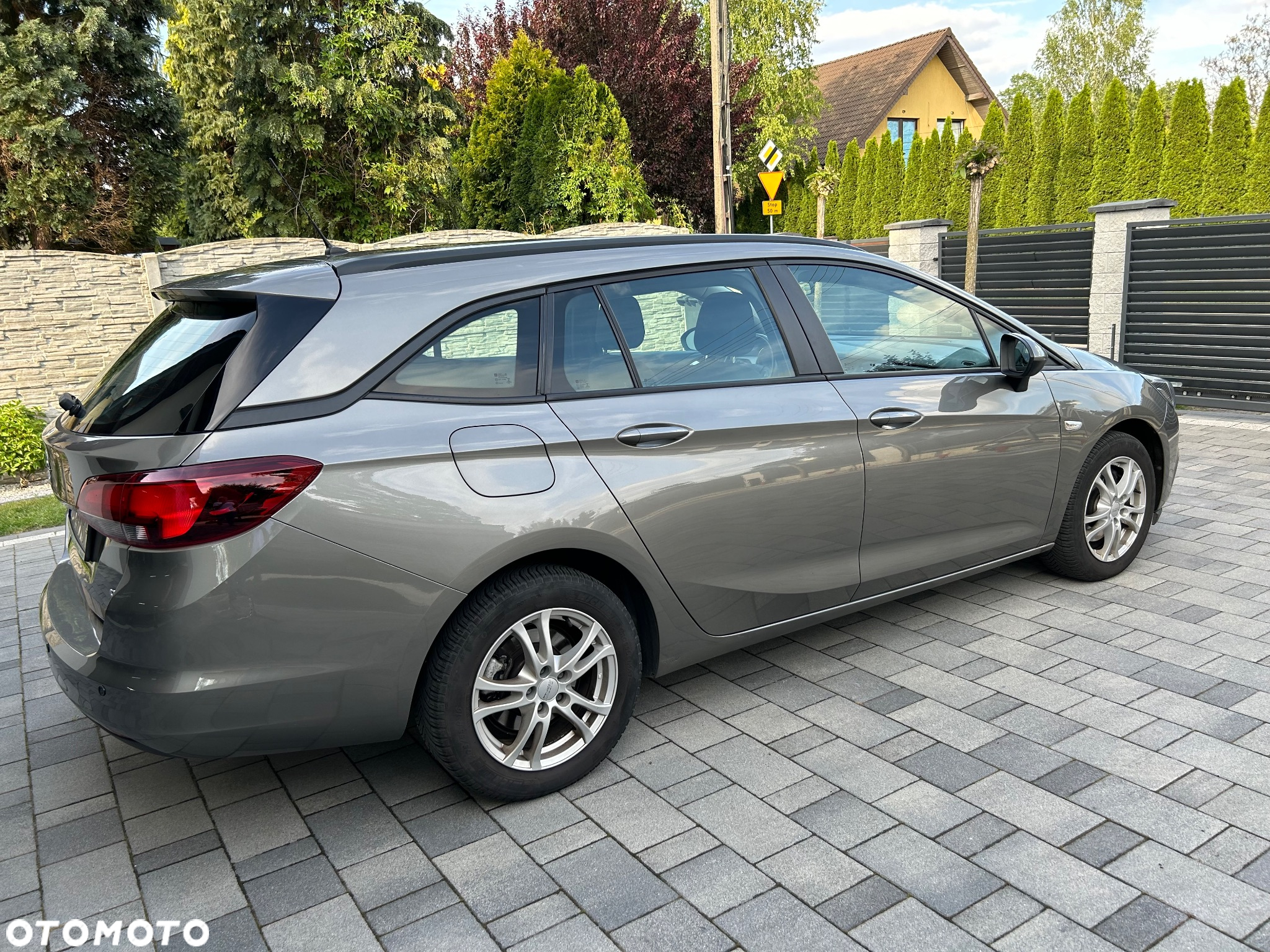 Opel Astra V 1.6 CDTI Dynamic - 3