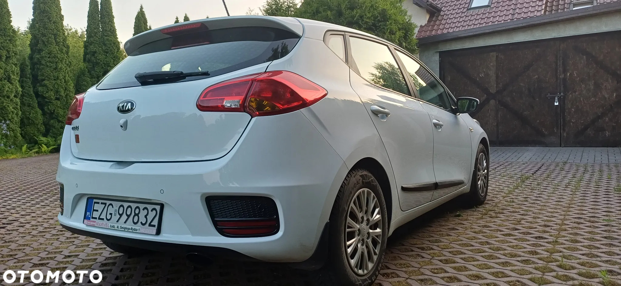 Kia Ceed - 10