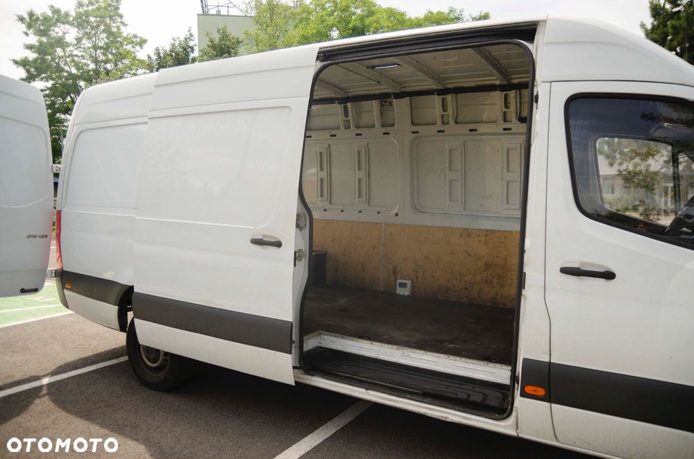 Mercedes-Benz Sprinter - 15