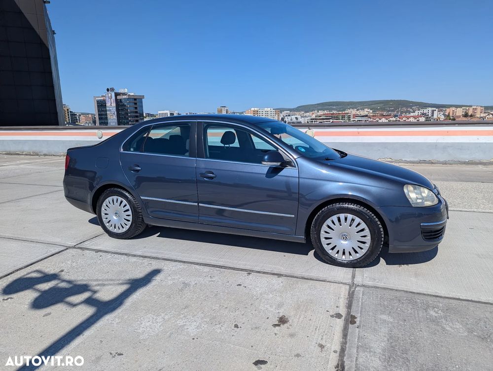Volkswagen Jetta - 2