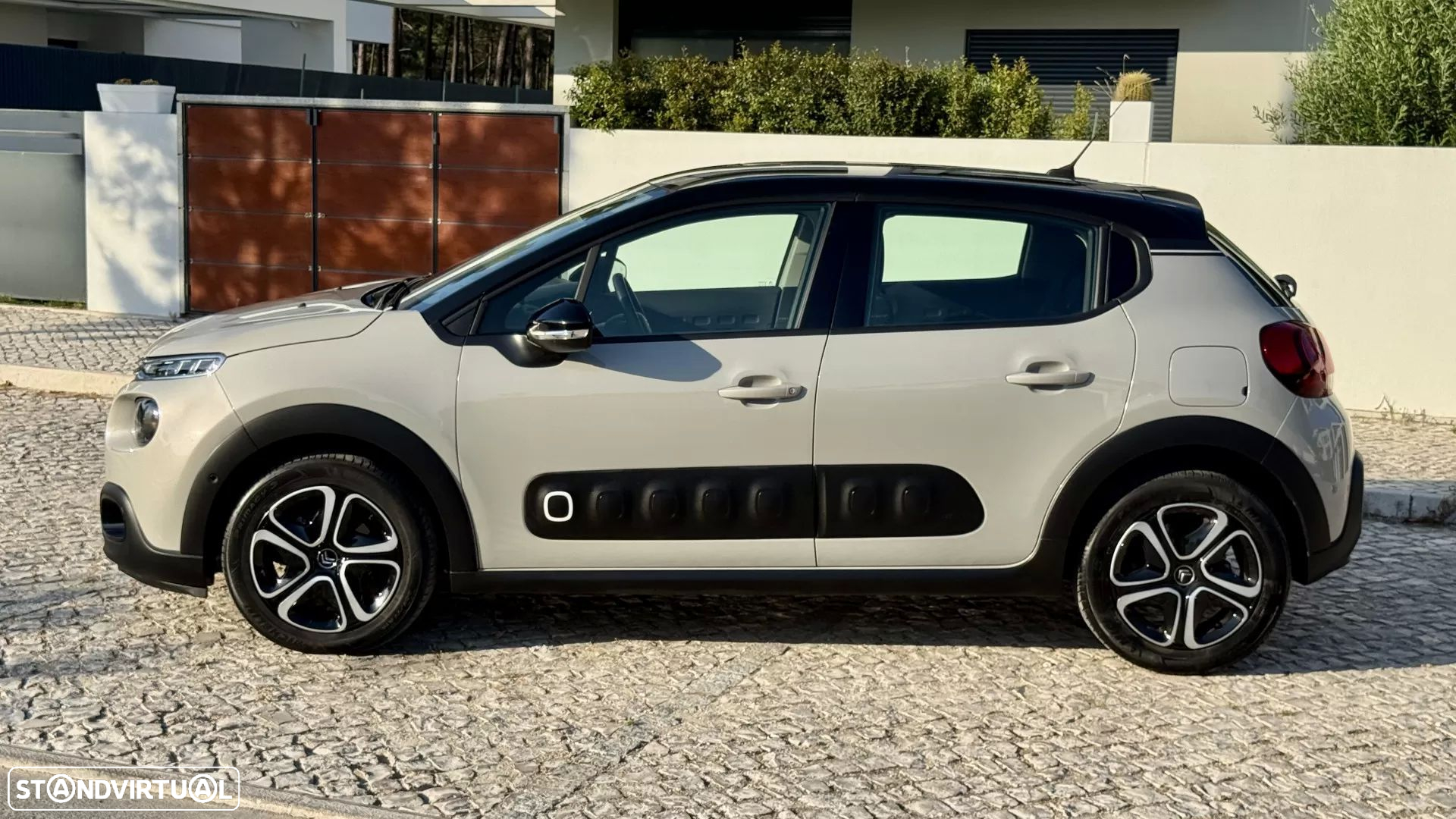 Citroën C3 1.2 PureTech Shine EAT6 - 8