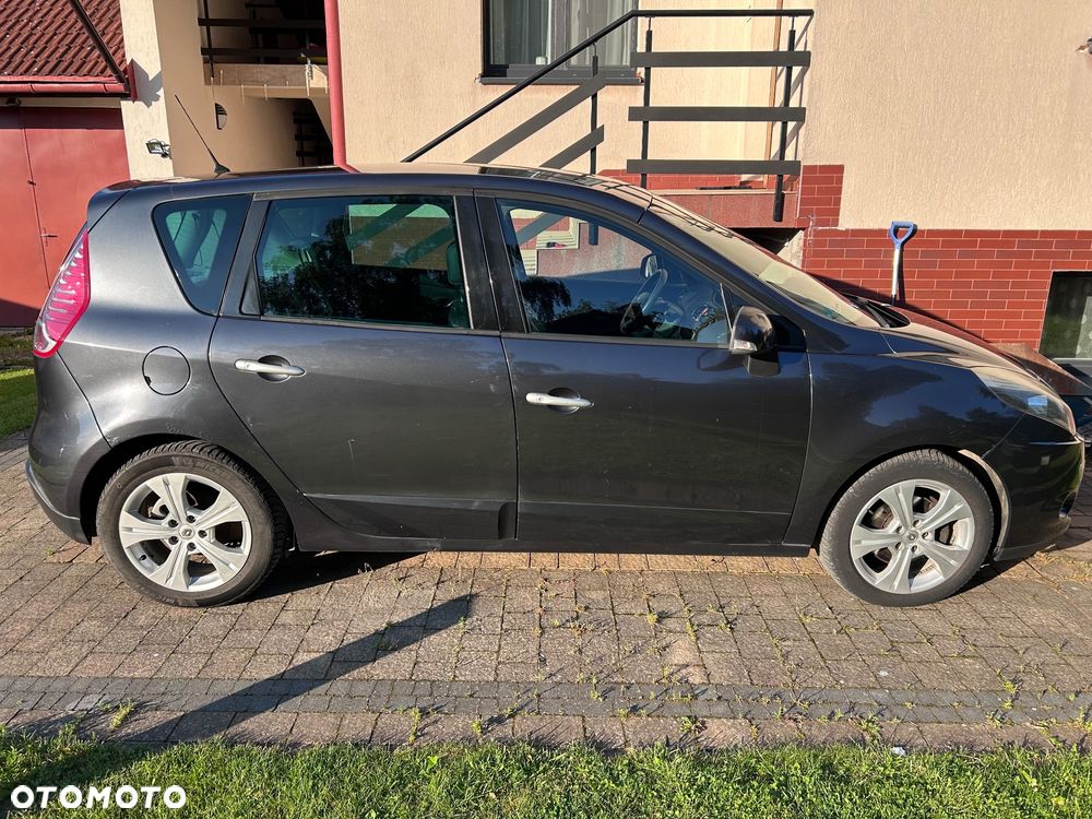 Renault Scenic 1.6 16V 110 Authentique - 4