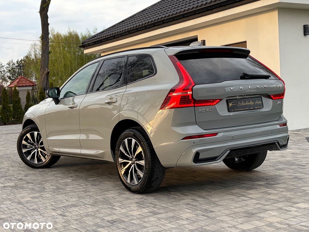 Volvo XC 60 B4 D Plus Dark - 14