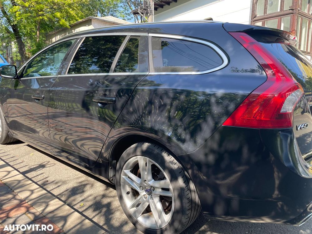 Volvo V60 D6 Plug-In-Hybrid AWD Geartronic Summum - 3
