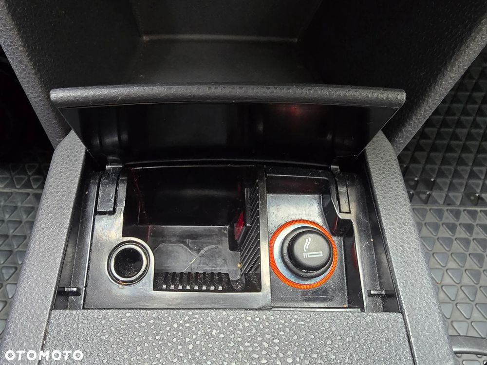 Volkswagen Polo 1.4 Automatik Comfortline - 24