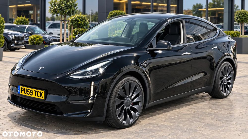 Tesla Model Y Long Range AWD - 5