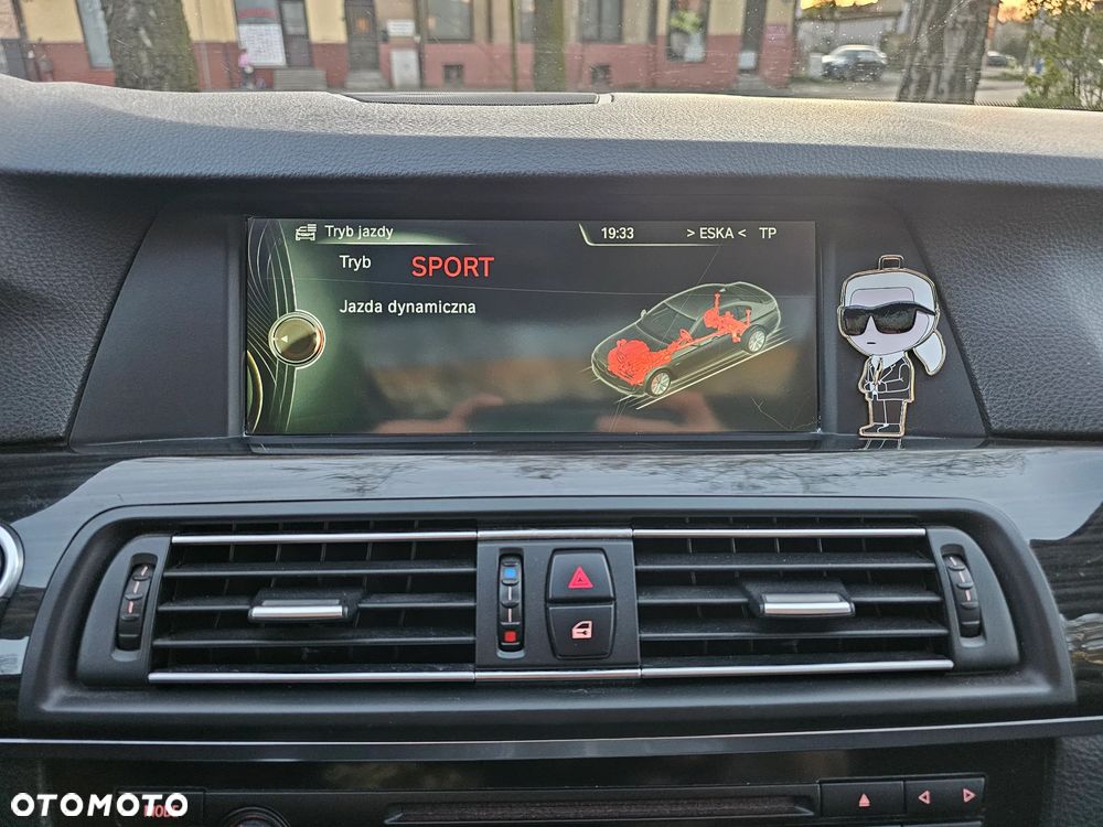 BMW Seria 5 520d xDrive - 37