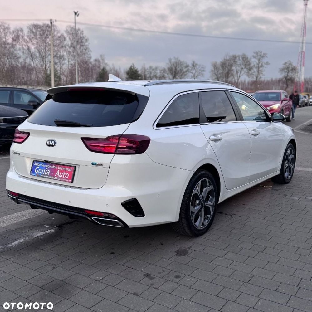 Kia Ceed - 8