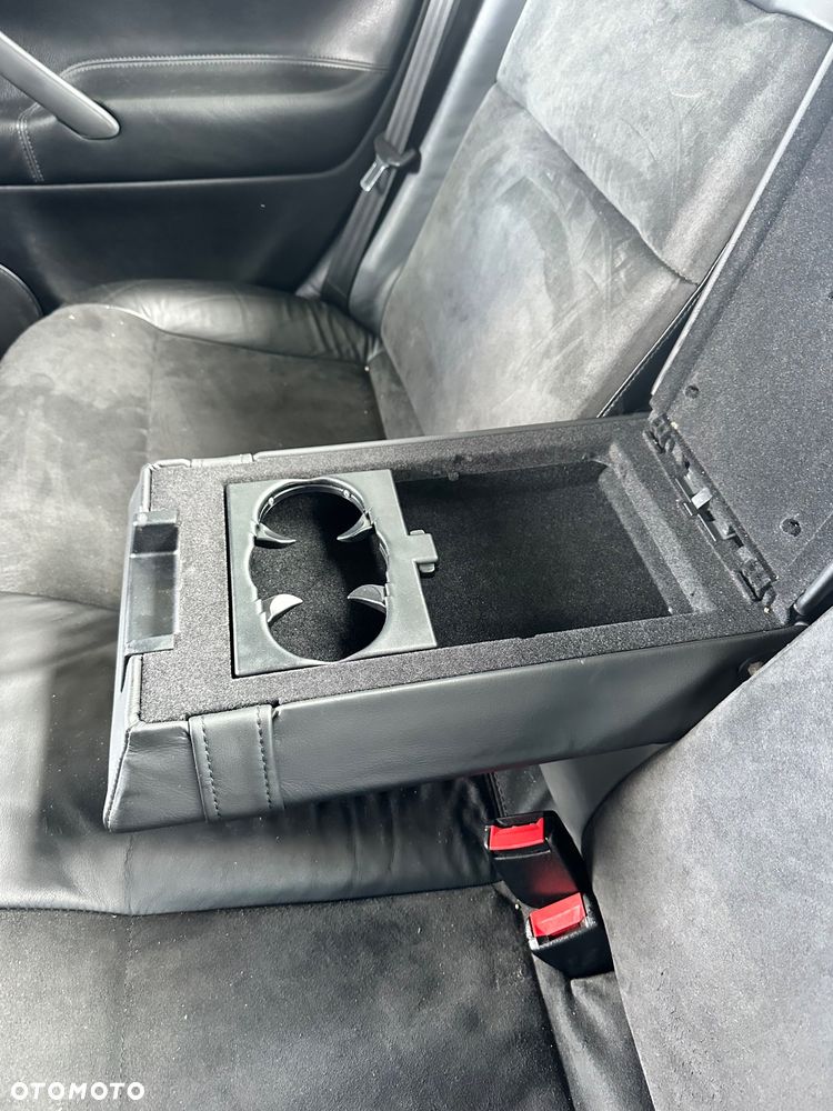 Volkswagen Passat 2.8 V6 4Mot Highline Tiptr - 32