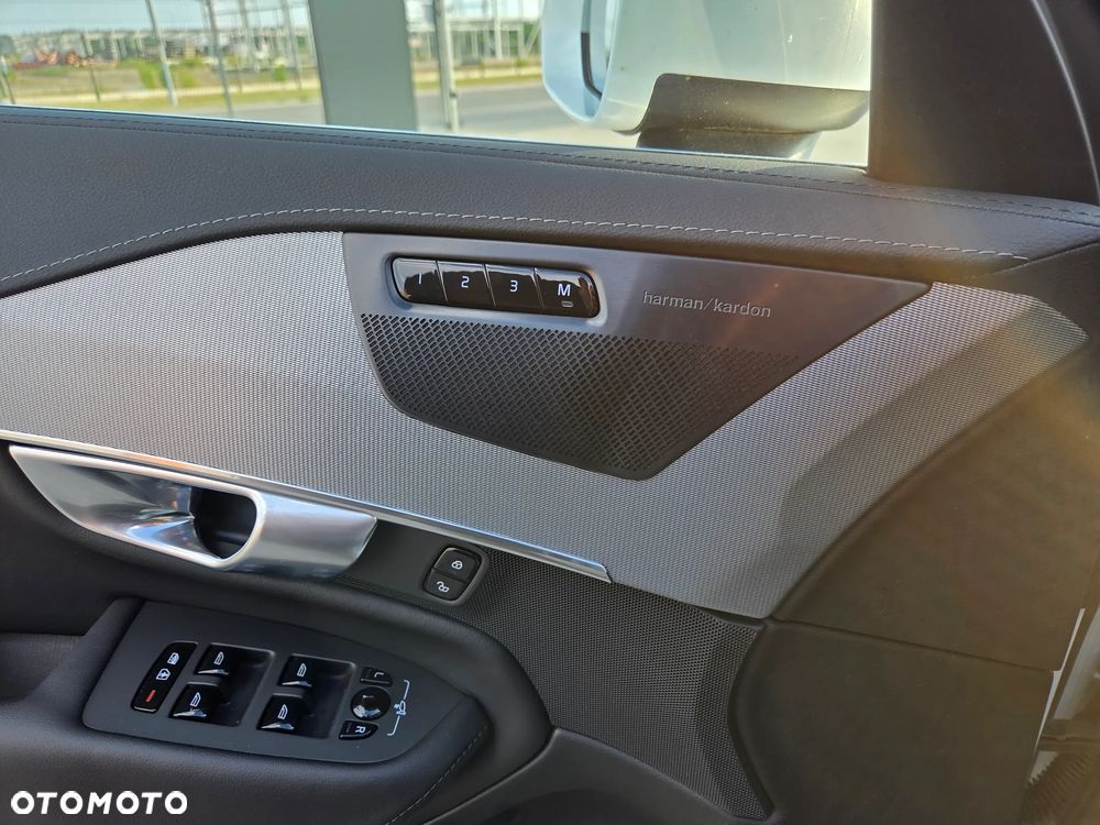 Volvo XC 90 B5 D AWD Plus Bright - 25