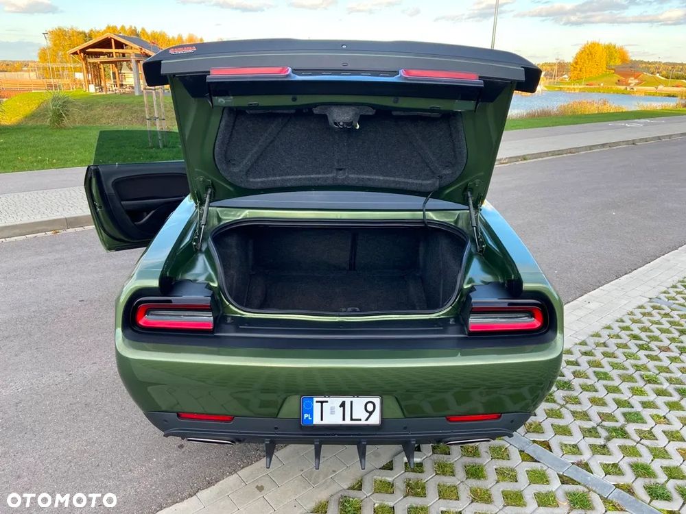 Dodge Challenger - 22