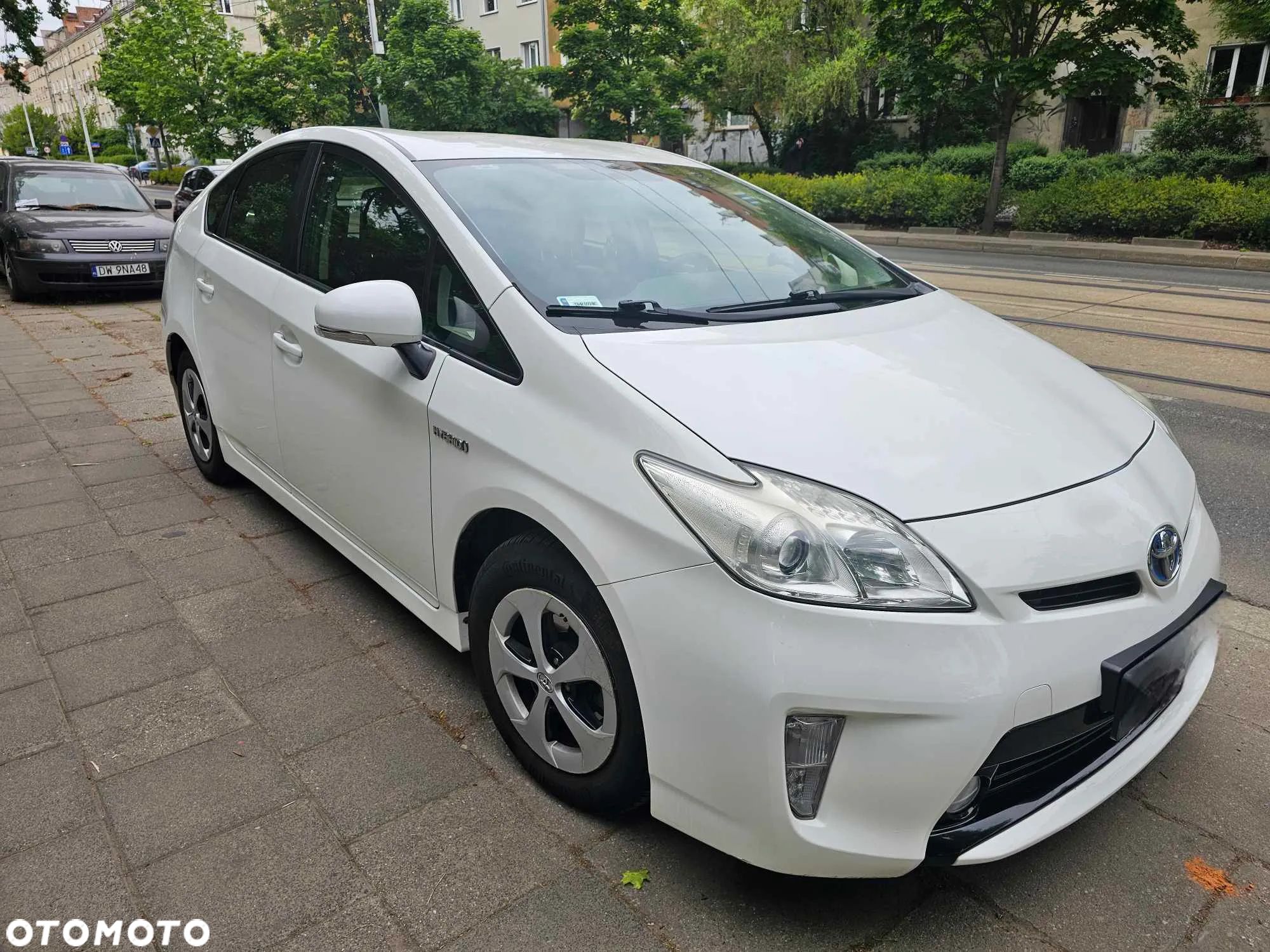 Toyota Prius (Hybrid) - 1