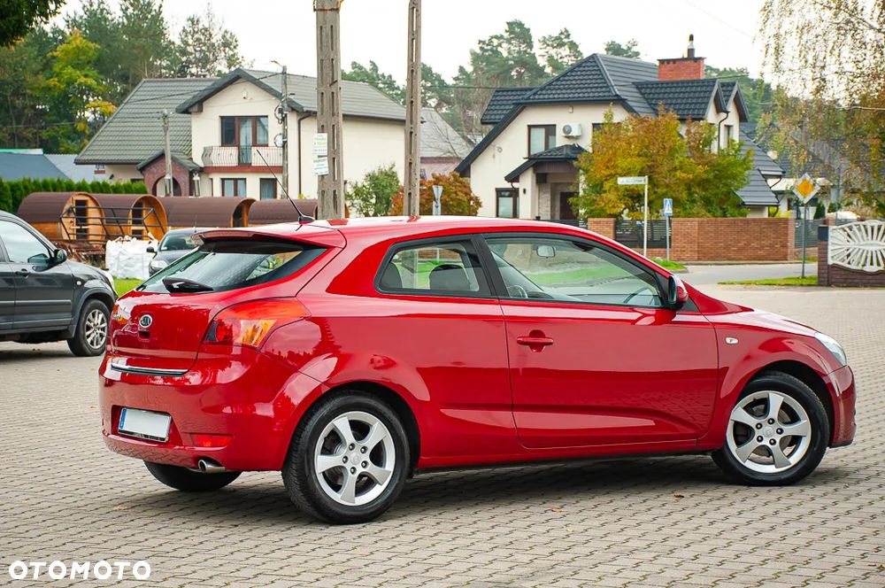 Kia ProCeed ver-pro-cee-d-1-6-comfort-plus - 17