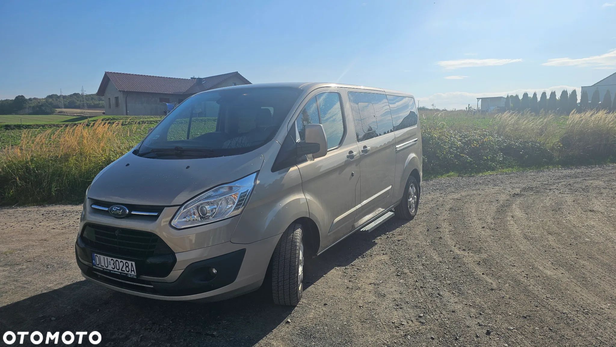 Ford Tourneo Custom - 1