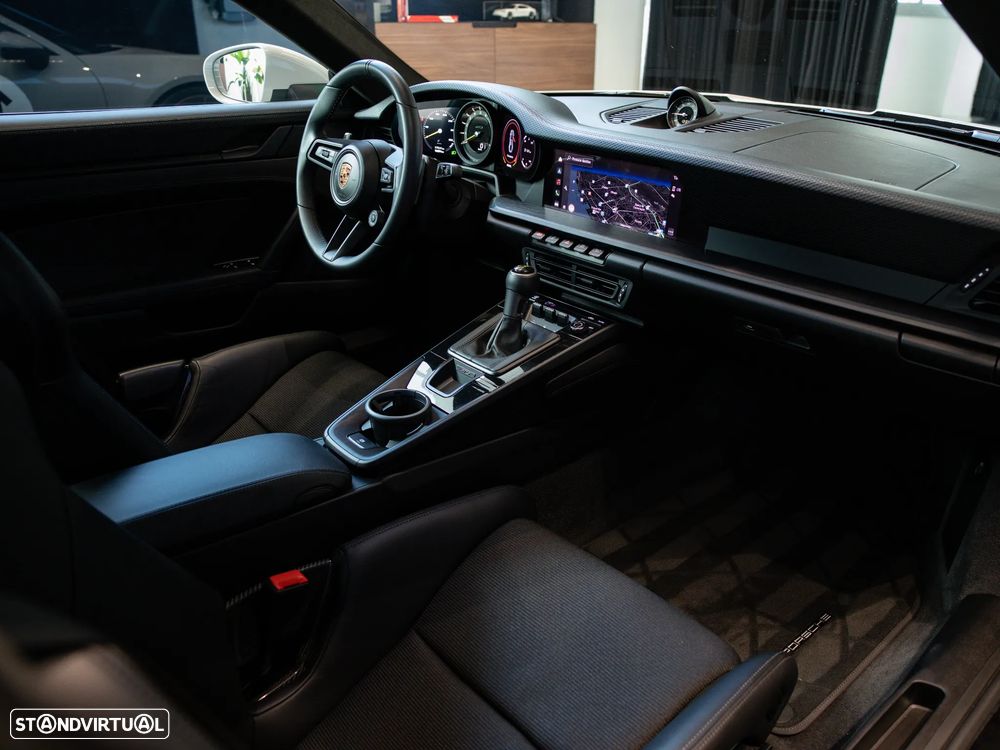 Porsche 911 (992) GT3 PDK Touring Pack - 31