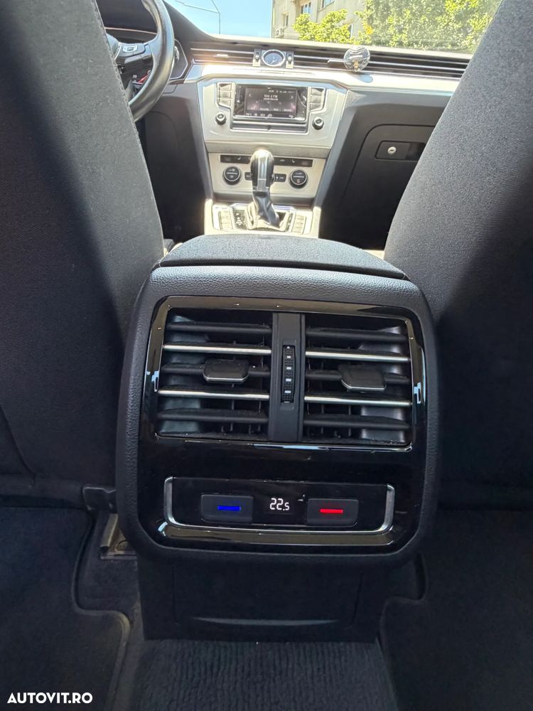 Volkswagen Passat - 12