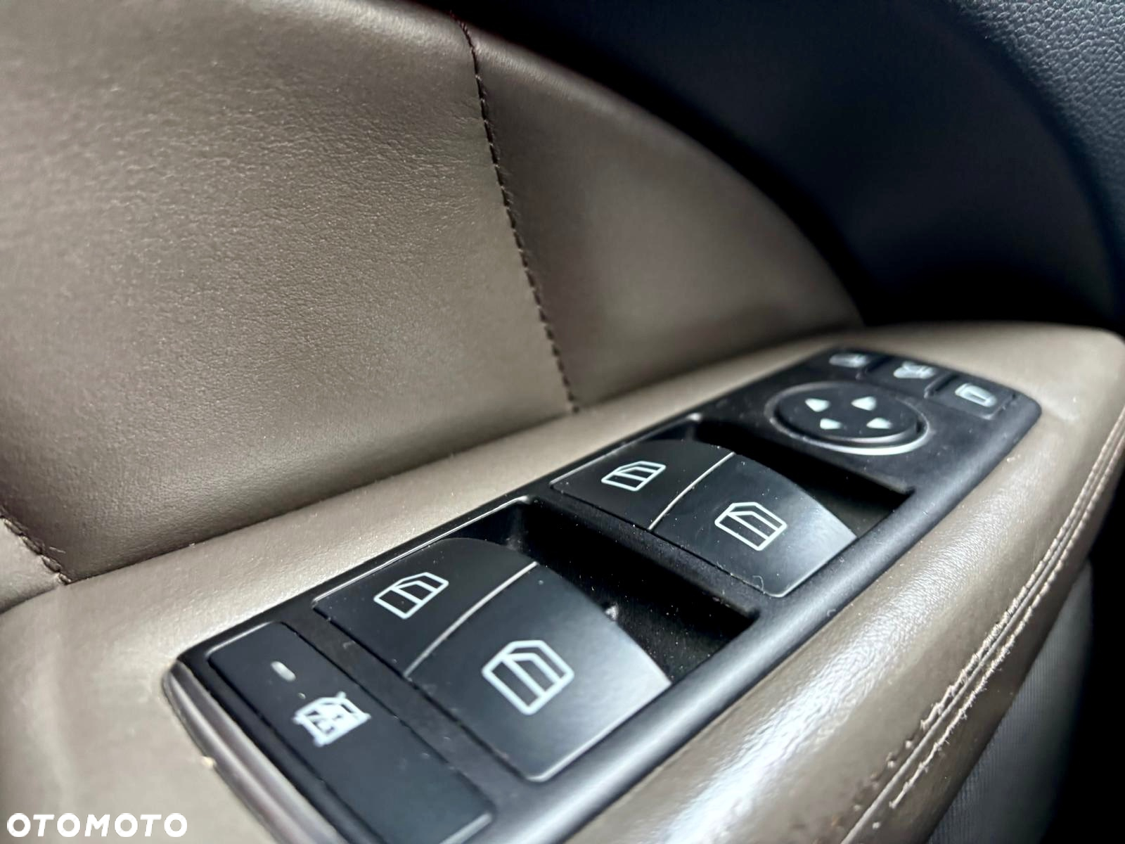 Mercedes-Benz CLS 350 CDI 4-Matic BlueEff - 19