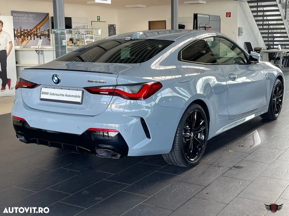 BMW M4 M440i xDrive - 4