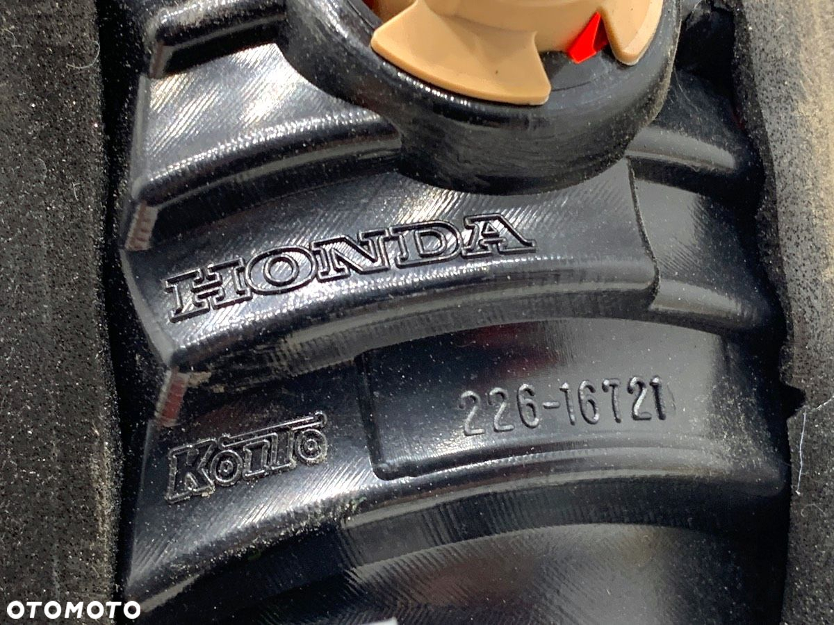 LAMPA TYŁ PRAWA WEWNĘTRZNA - 84.00 PLN - HONDA CIVIC VIII Hatchback (FN, FK) 2005 - 2022 1.8 (FN1, - 4
