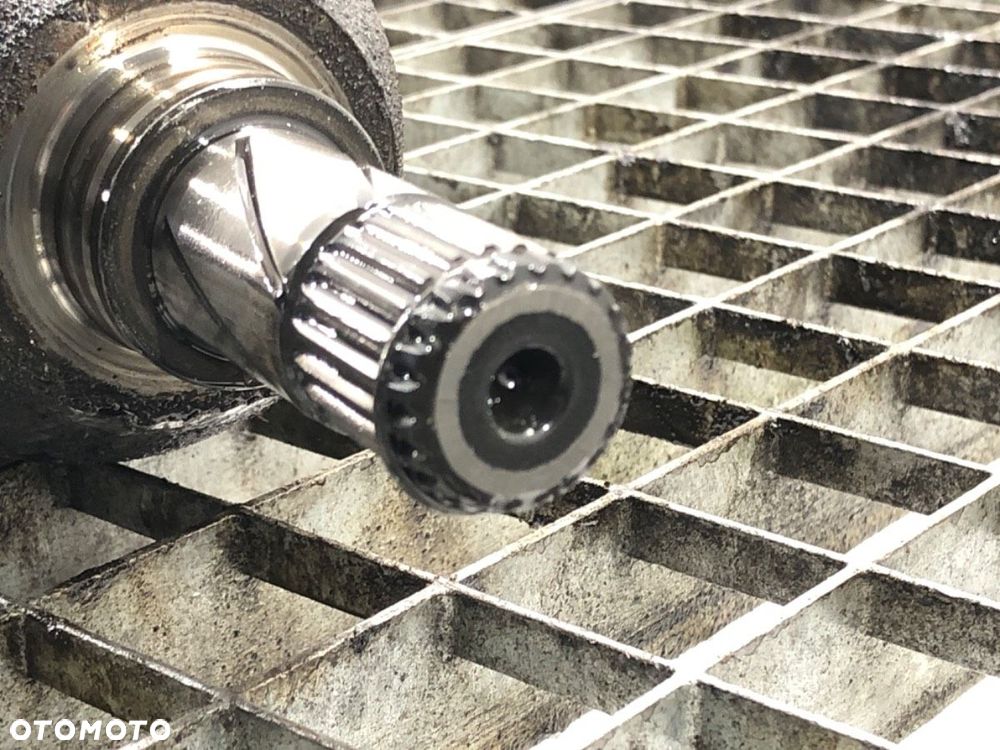 PÓŁOŚ PRAWY PRZÓD  OPEL ASTRA H GTC (A04) 2005 - 2010 1.6 (L08) 77 kW [105 KM] benzyna 2005 - - 4