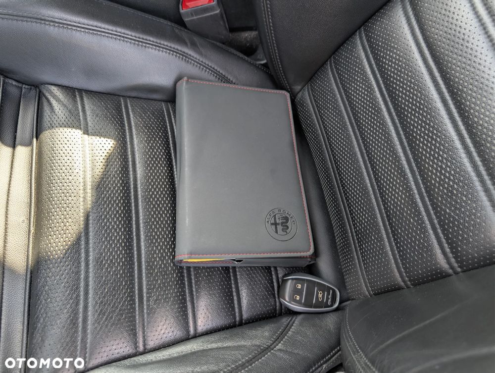Alfa Romeo Giulia 2.0 Turbo Veloce Q4 - 22