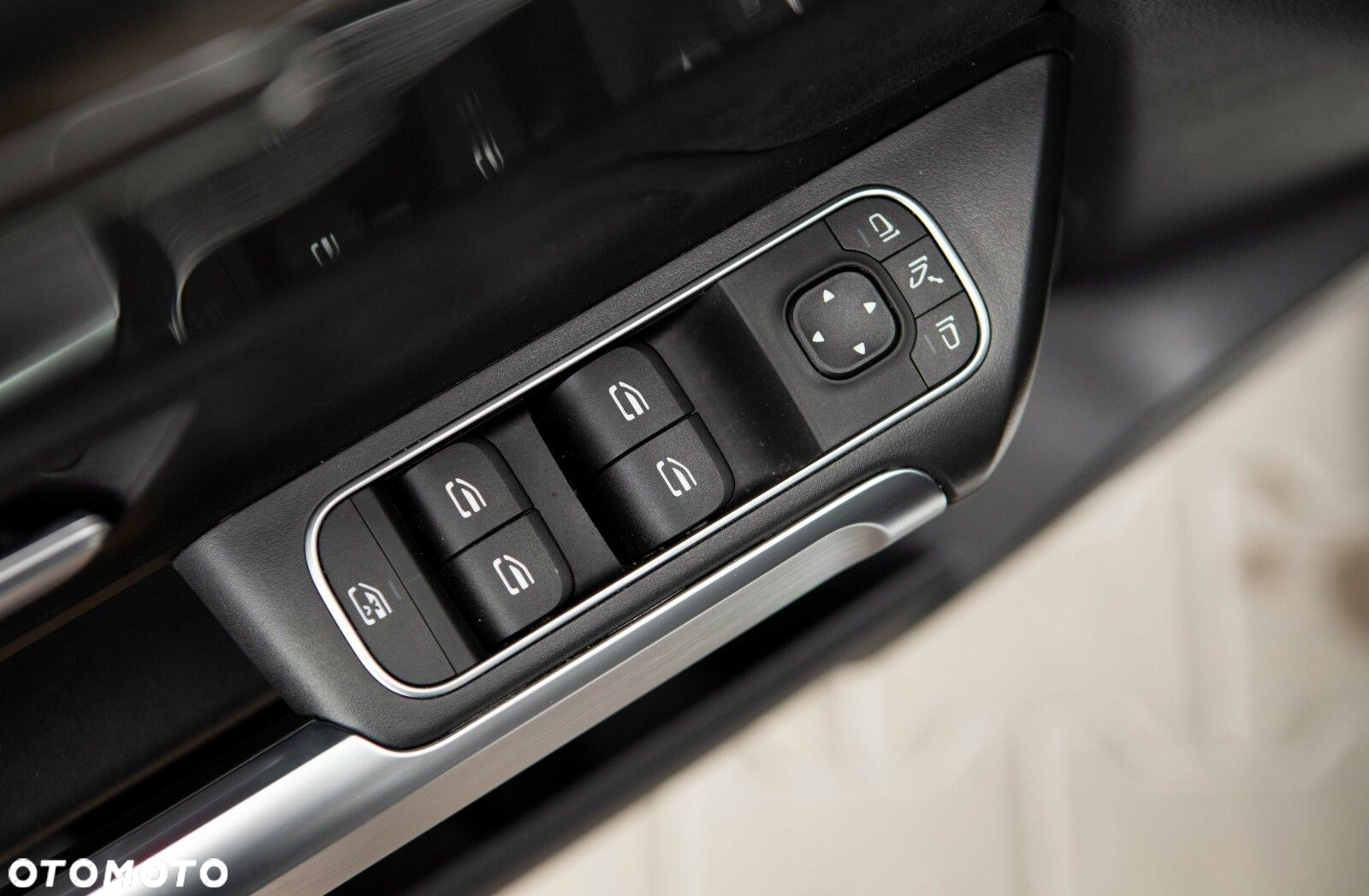 Mercedes-Benz GLB 200 AMG Line 7G-DCT - 17