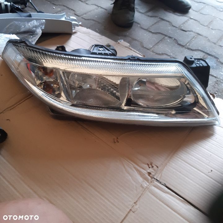 LAMPA PRZEDNIA LEWA LUB PRAWA LAGUNA II - 3