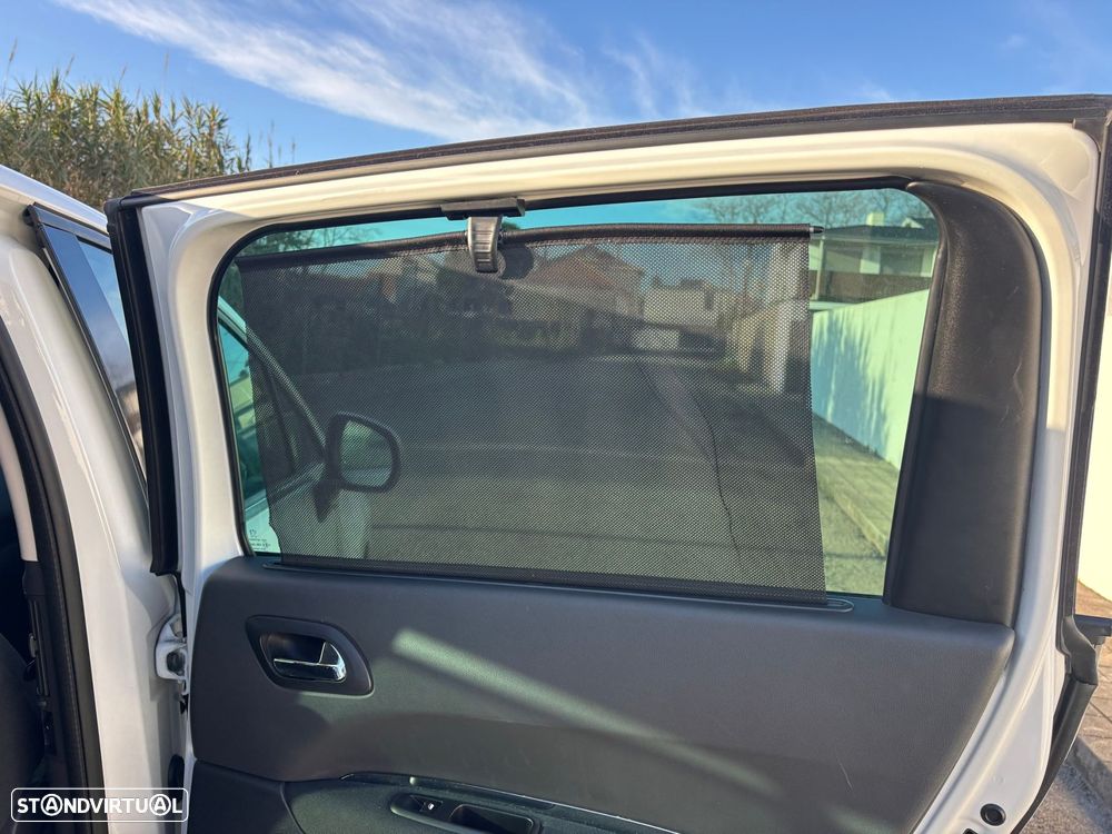 Peugeot 5008 1.6 HDi 7L Allure - 18