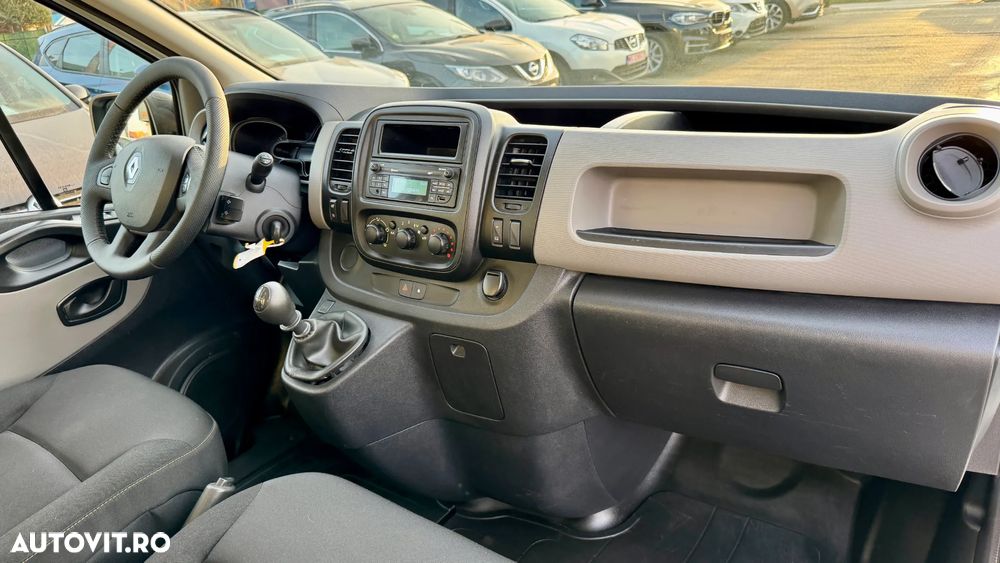 Renault Trafic - 11