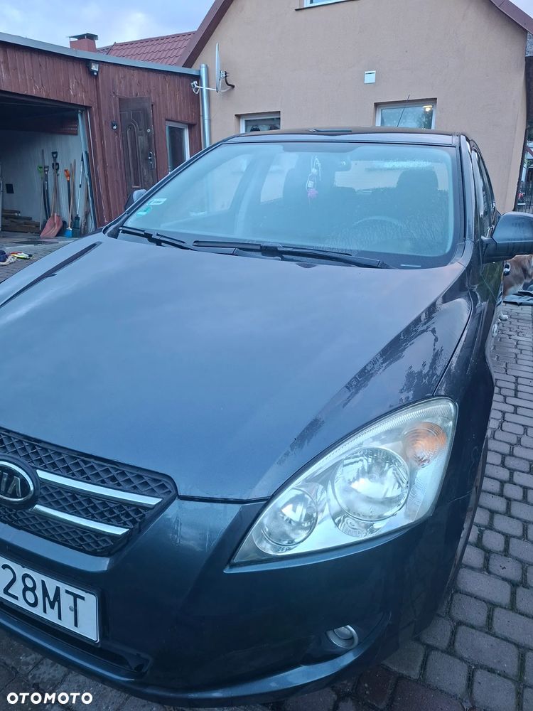 Kia Ceed - 9