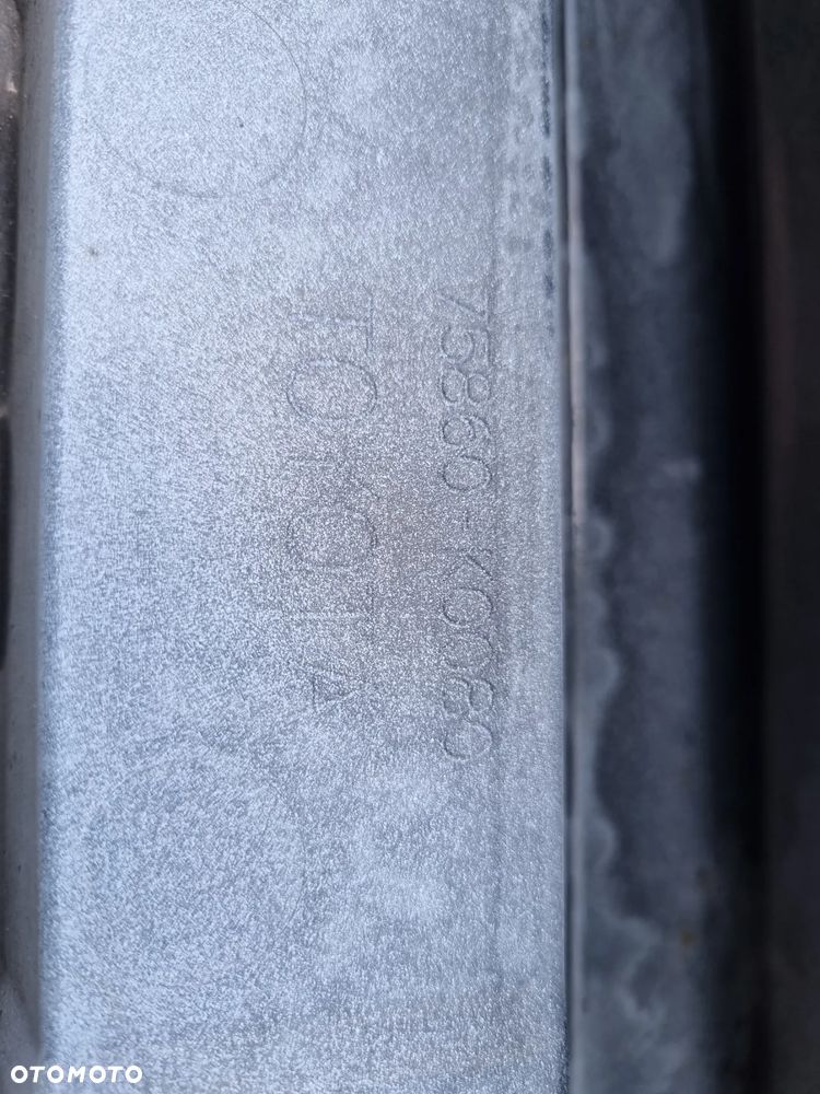 TOYOTA YARIS IV LISTWA PROGOWA LEWA PRAWA 75850-K0080 75860-K0080 - 6