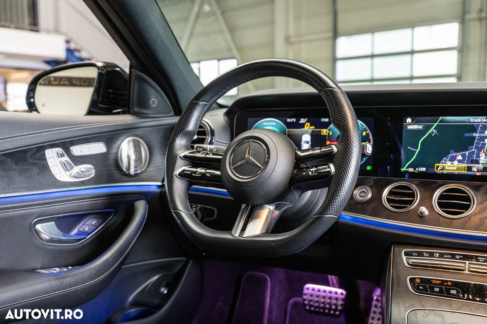 Mercedes-Benz E 300 de 4Matic 9G-TRONIC AMG Line - 13