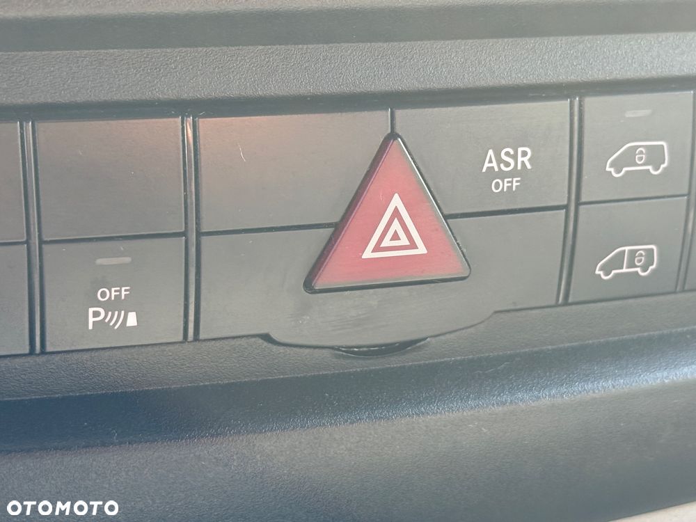 Volkswagen CRAFTER 140KM/ Średni//Klima/Hak/Import Niemcy - 18