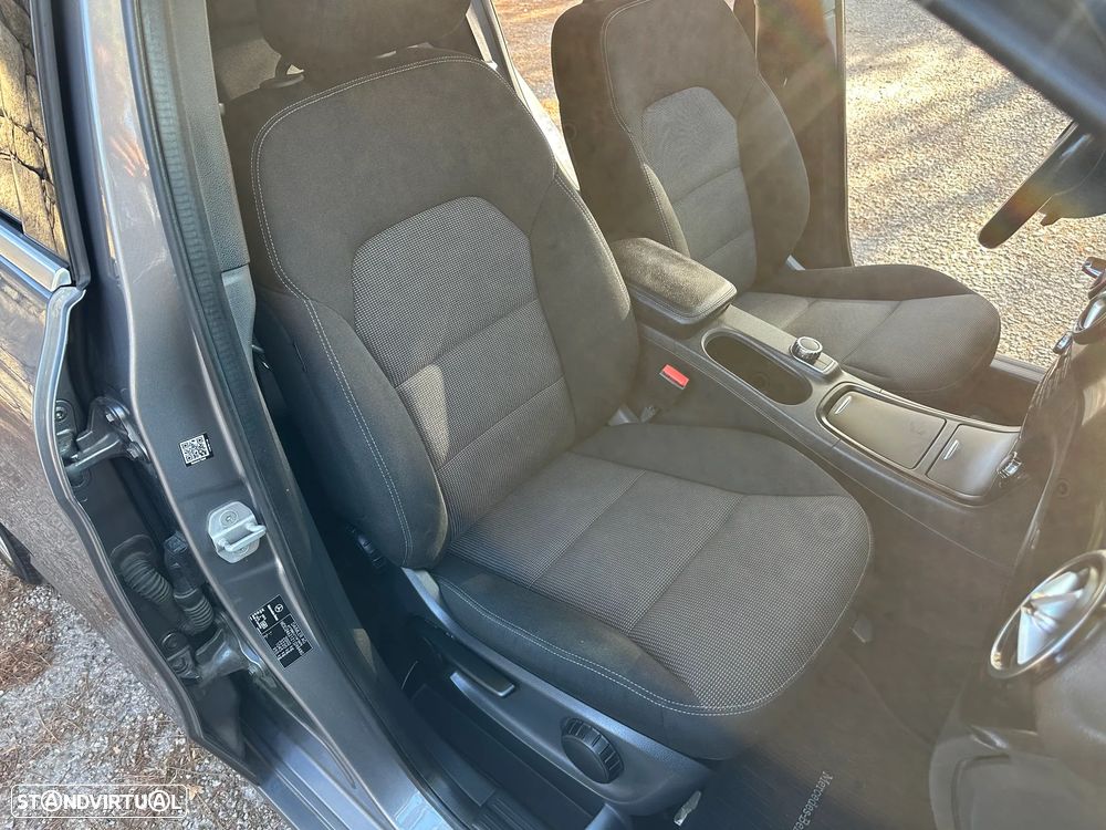 Mercedes-Benz B 180 - 19