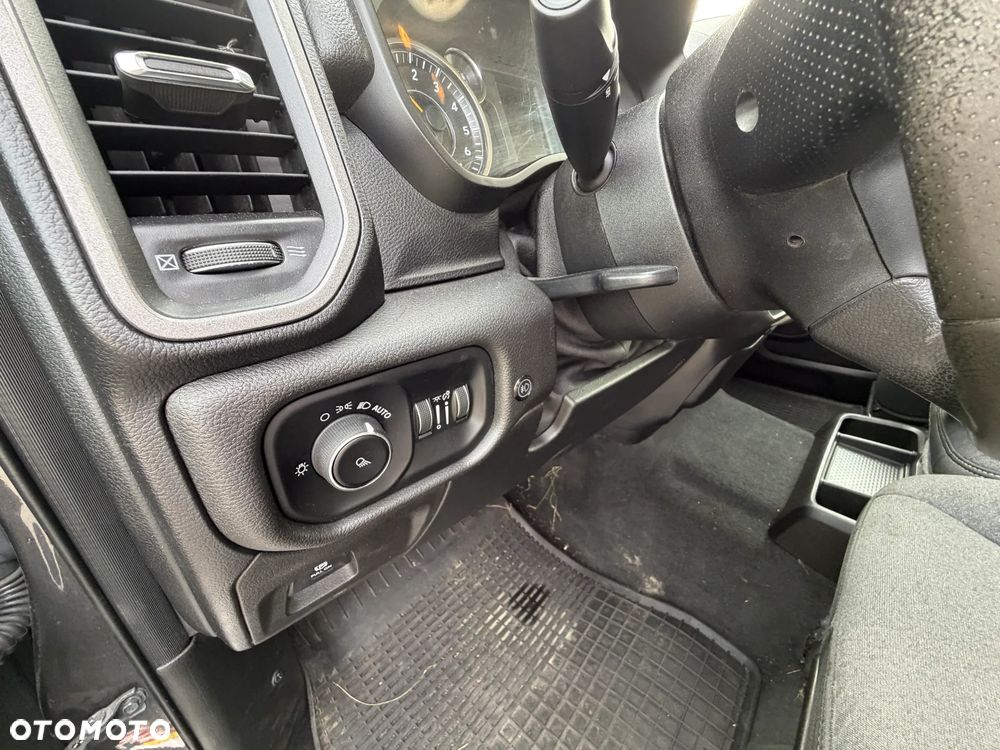 Dodge RAM 5.7 4x4 - 39