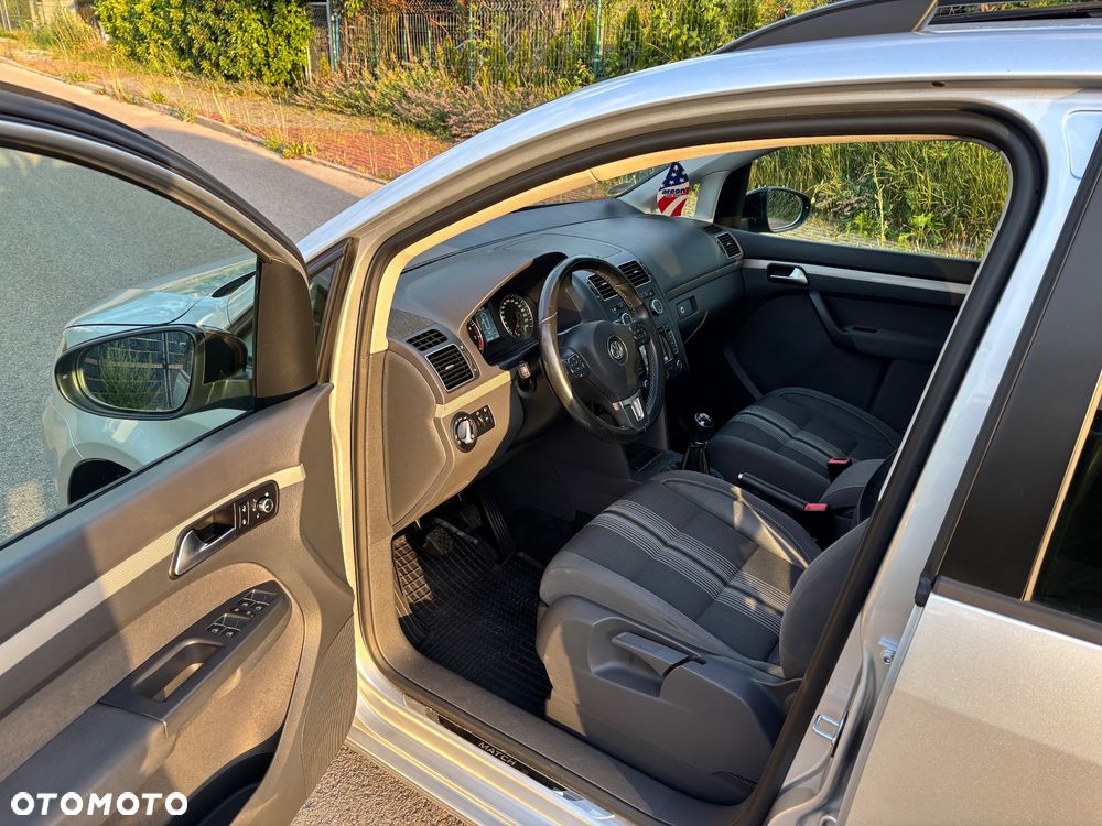 Volkswagen Touran - 5