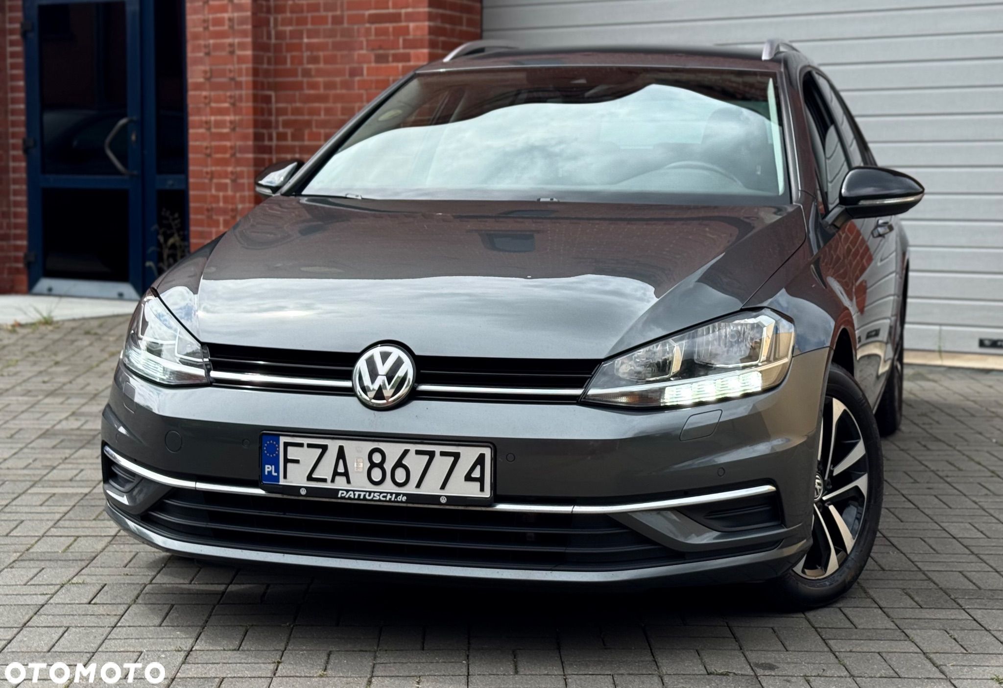 Volkswagen Golf 2.0 TDI SCR DSG IQ.DRIVE - 1
