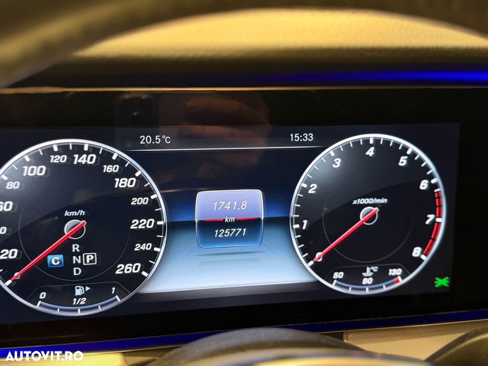 Mercedes-Benz E 300 Coupe Aut. - 29