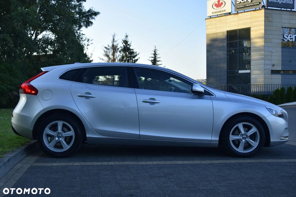 Volvo V40 D2 Momentum - 10