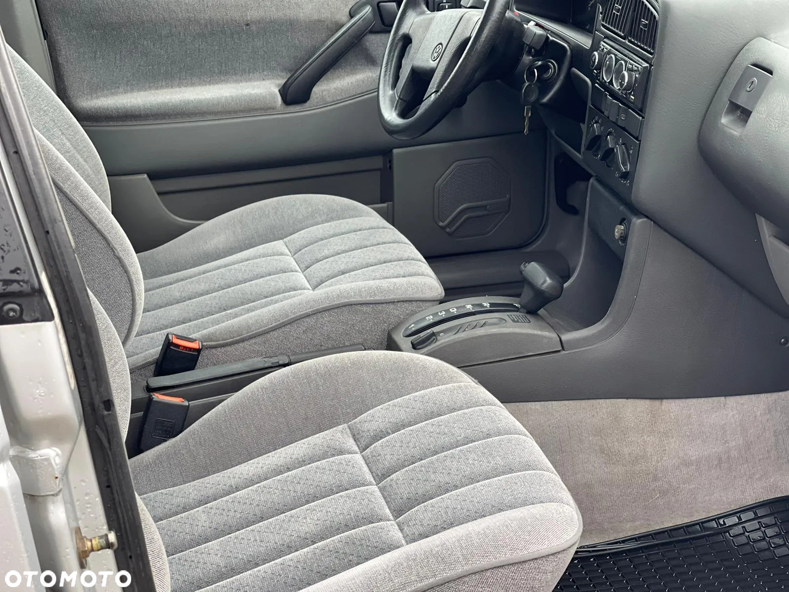 Volkswagen Passat - 12