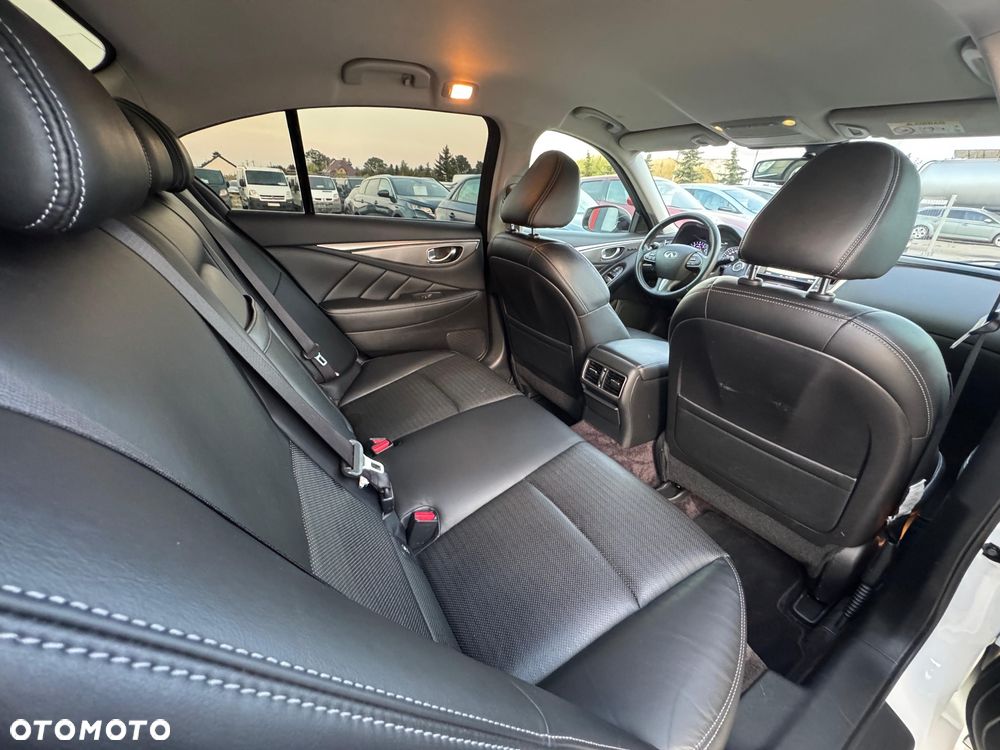 Infiniti Q50 2.0t Premium Executive - 33
