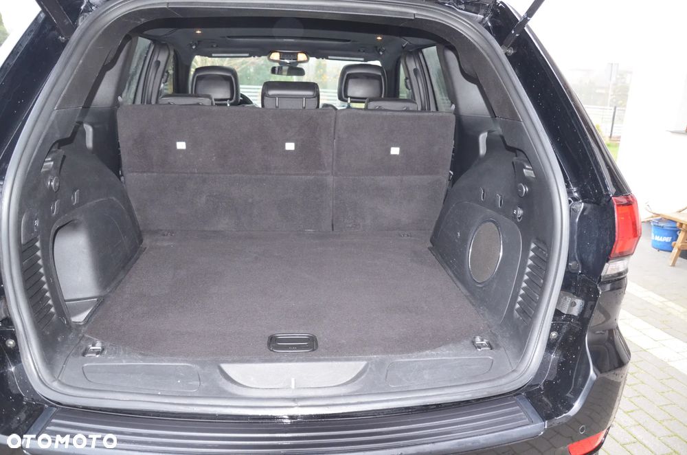Jeep Grand Cherokee - 12